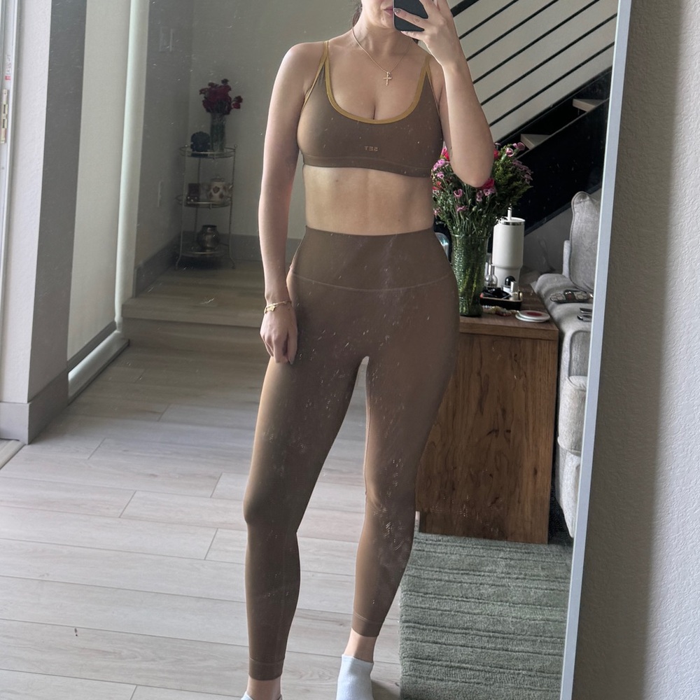 SET Active - AirLuxe - Otter - Contrast Move bra + Breathe high rise leggings